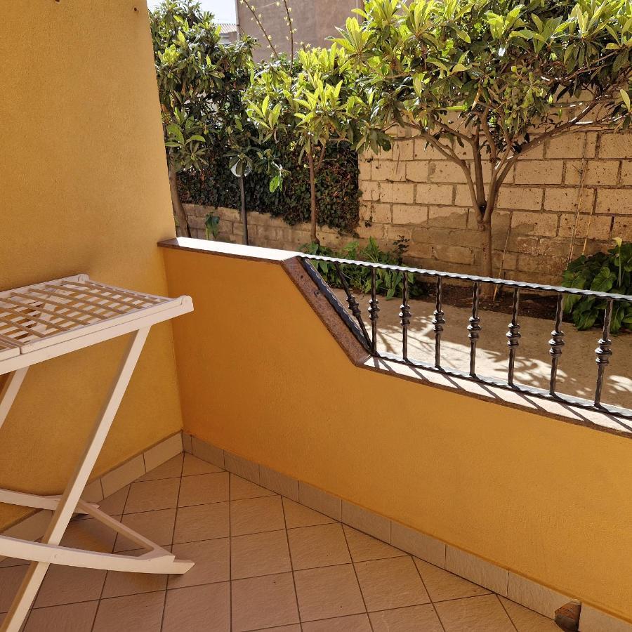 Appartamento Casa Vostra Bosa Bagian luar foto