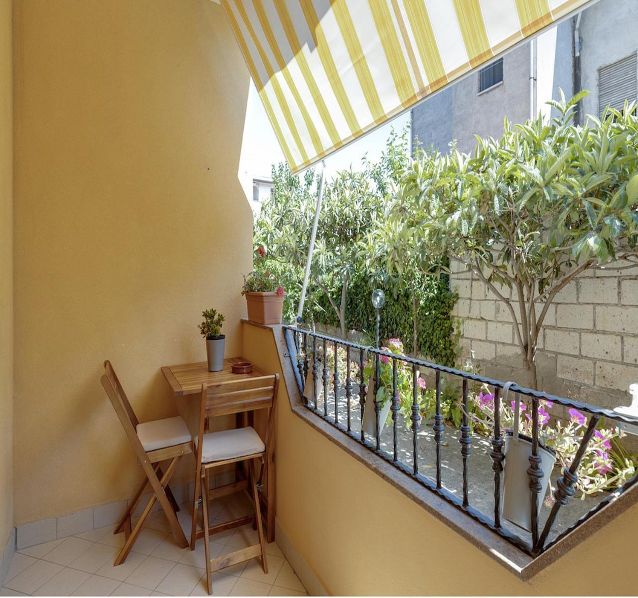 Appartamento Casa Vostra Bosa Bagian luar foto